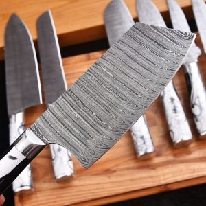 7 piece set with black and white resin handle